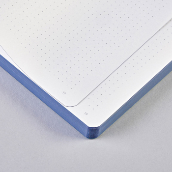 Nuuna, Notizbuch, Flex-Cover aus recyceltem Denim, Seiten minidots, Print Transcendence, Hologram Effekt blaudetail
